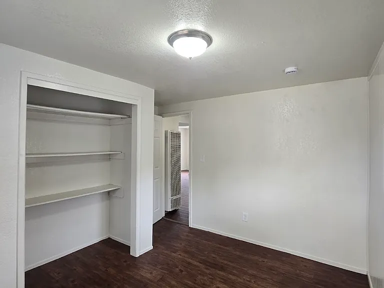 2513 S 10th St — Photo 23