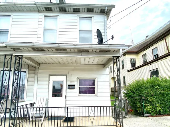 223 S Market St, Mount Carmel, PA 17851