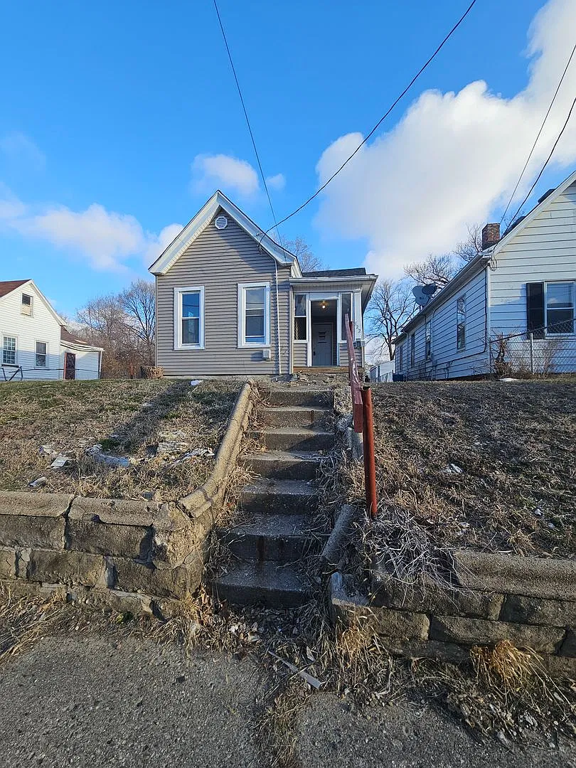 4 Bedroom Home for Rent — Photo 2