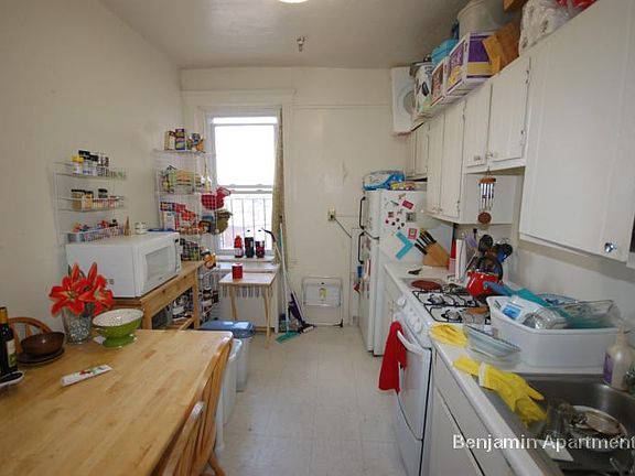 3rd image of 1820 Commonwealth Ave APT 32