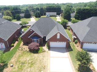 1579 Elkhart Cir, Gastonia, NC 28054
