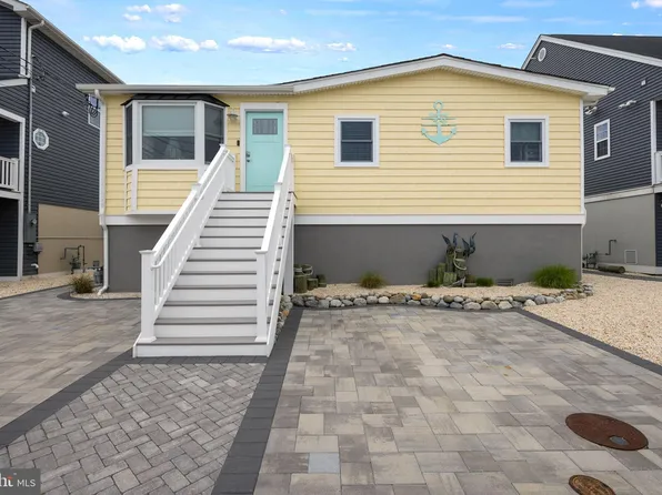 39 Mitzie Ln, Manahawkin, NJ 08050