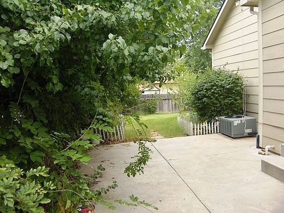 3rd image of 1022 N Cedar Point Cir