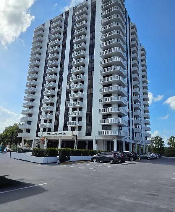 400 E Colonial Dr #108