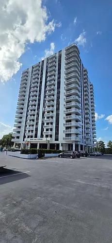 400 E Colonial Dr Photo 1