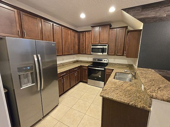 5th image of 12258 Black Walnut Ct