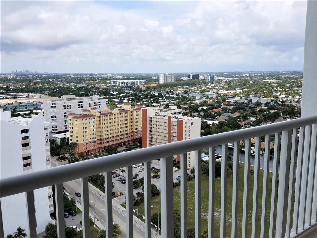 Undisclosed address (2-bed condo, 1,600 sq ft, ZIP 33062), photo 3