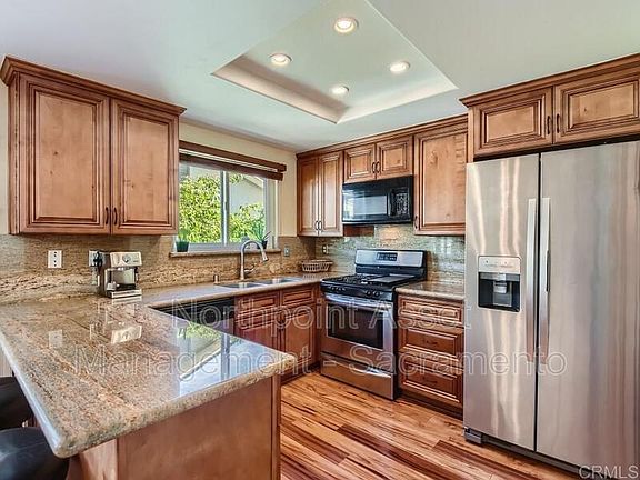 2nd image of 318 Juniper Ave APT 10
