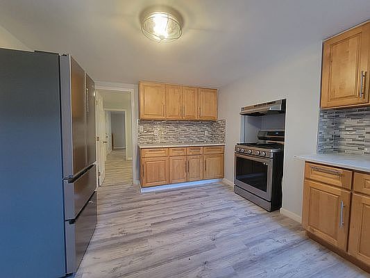 4th image of 356 Hancock St #1
