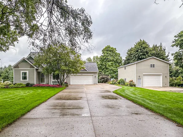 5111 Leonard St, Coopersville, MI 49404