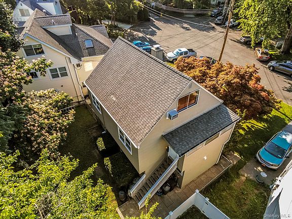 3rd image of 20 Riverview Court