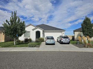 2438 Delle Celle Dr, Richland, WA 99354