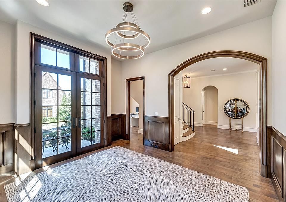 1st image of 6824 Bonaparte Ct
