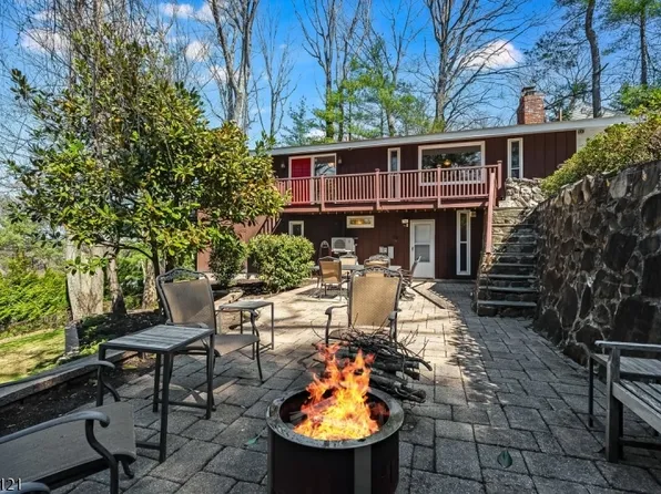 1044 Summit Ln, Mountainside Boro, NJ 07092