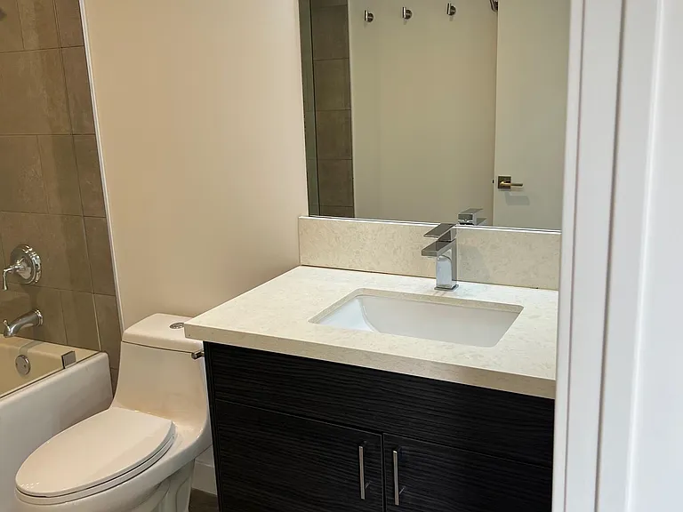 4231 McLaughlin Ave #401 — Photo 9