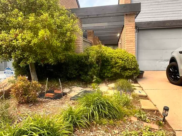 457 NW Chimney Creek Dr, Lawton, OK 73505