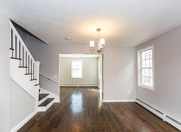 3rd image of 91 Bartlett Ave