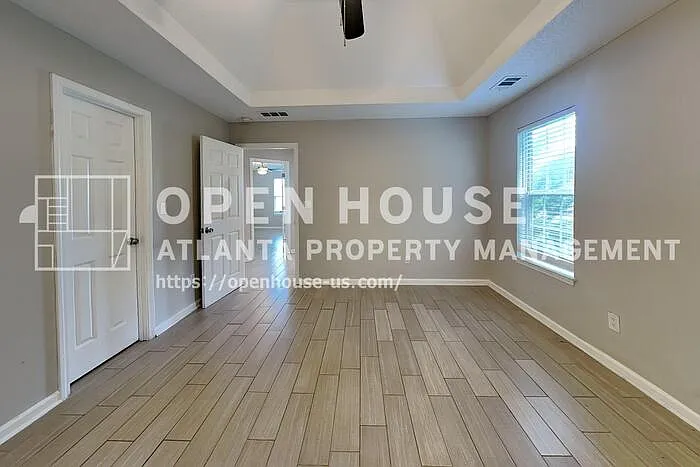 6017 Bordeau Walk SE — Photo 8