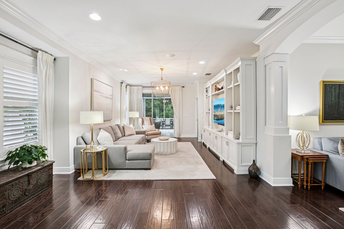Chapel Creek Cir-S1809-008.jpg