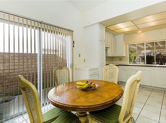 4th image of 3606 Lynn Cir