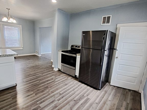 4th image of 161 S Harbine Ave