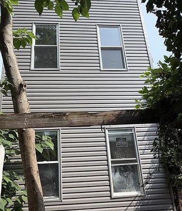 2nd image of 3834 Cambridge St