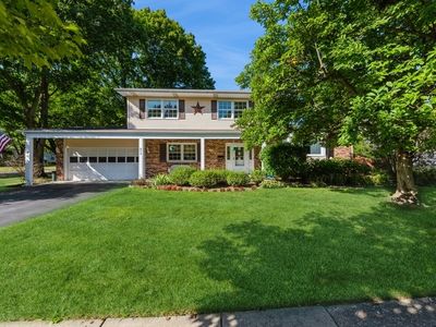 873 Liberty Bell Ln, Libertyville, IL, 60048