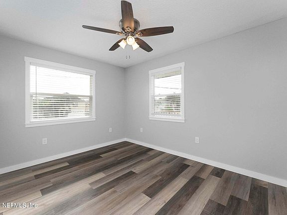 5th image of 423 9th Ave N #201