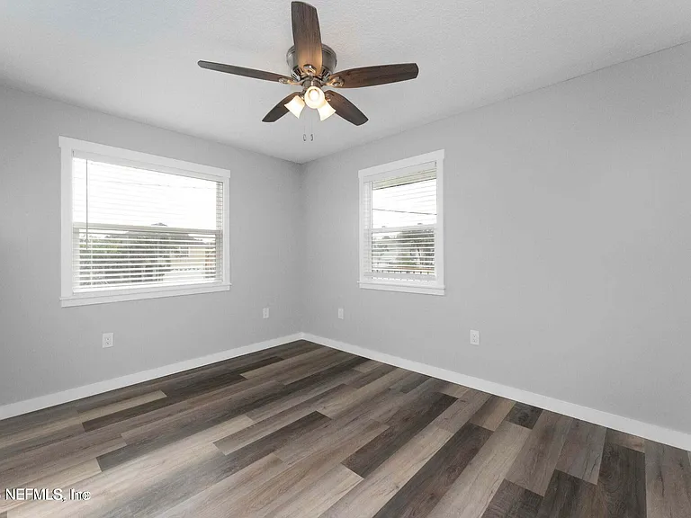 423 9th Ave N #201 — Photo 5