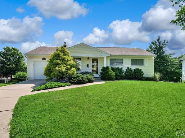 1064 Barry Ct, Saint Louis, MO 63122