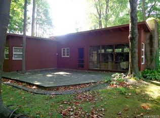 10142 Patterson Ln, Fredonia, NY 14063