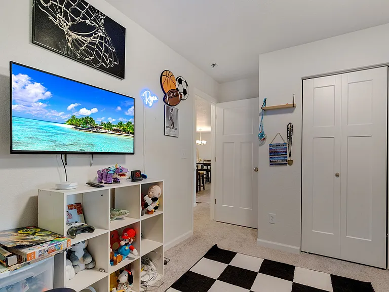 420 S Clarion Dr — Photo 18