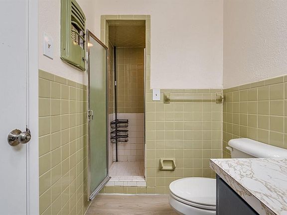 5th image of 921 Evans St #921