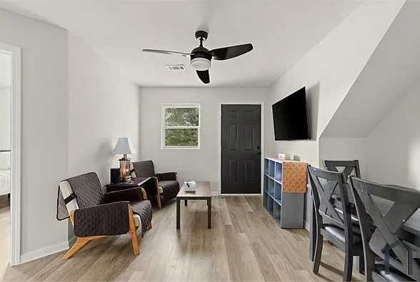 29 Little St SE #2