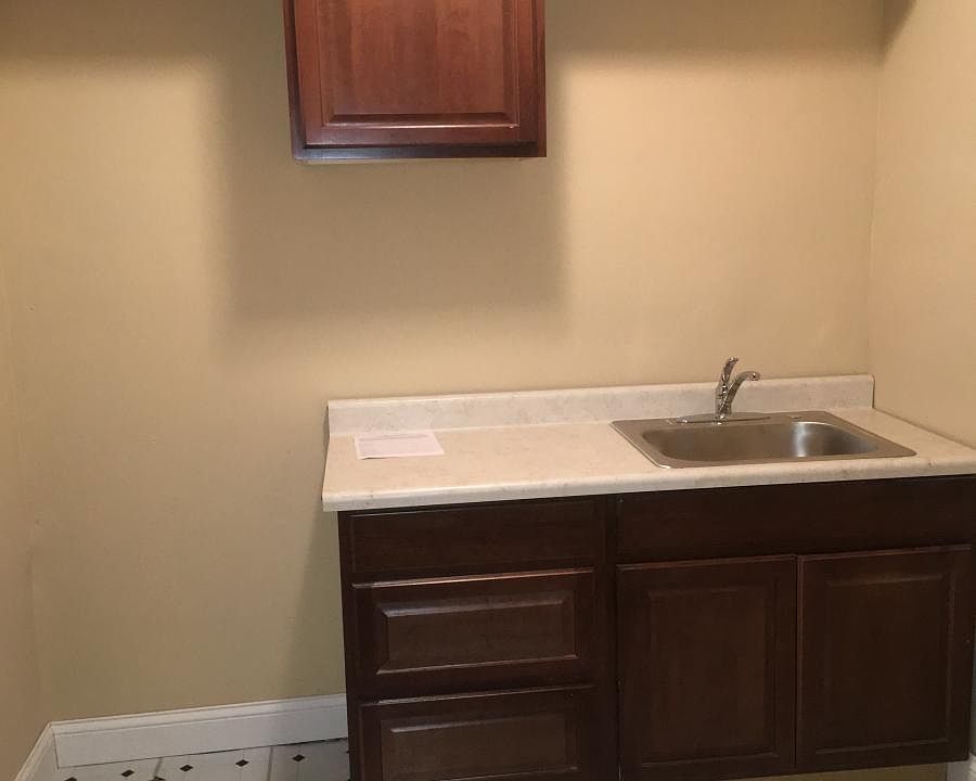 2nd image of 6178 N Wolcott Ave APT 1