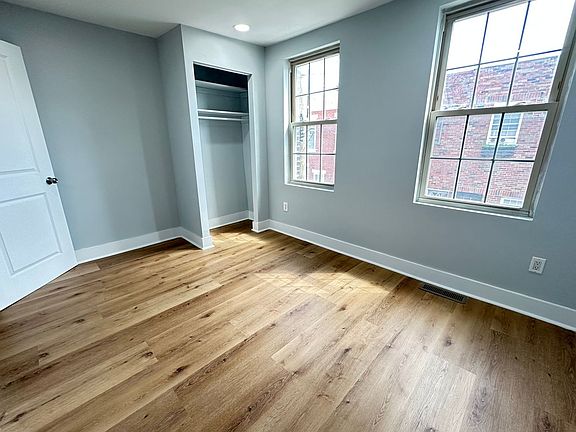 3rd image of 1049 Mercy St