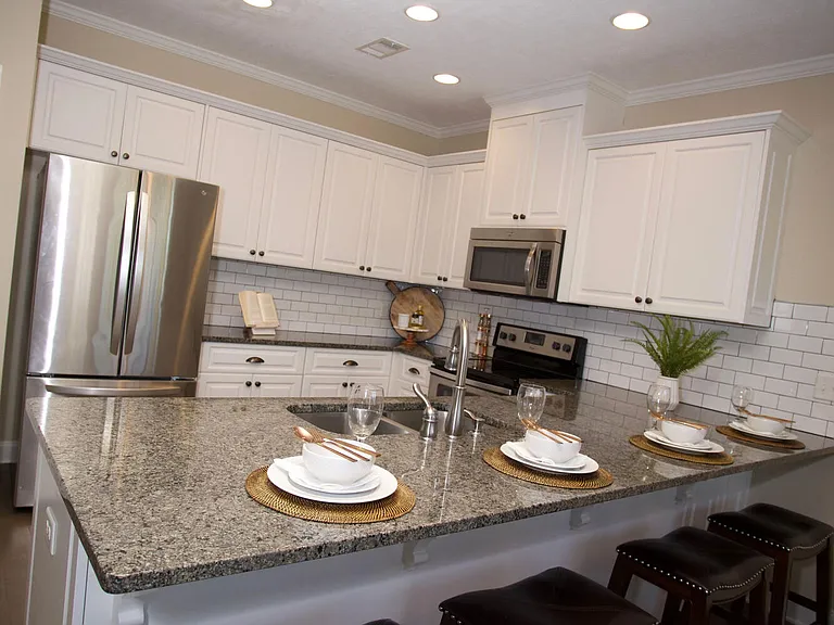 484 Brantley Cove Cir — Photo 17