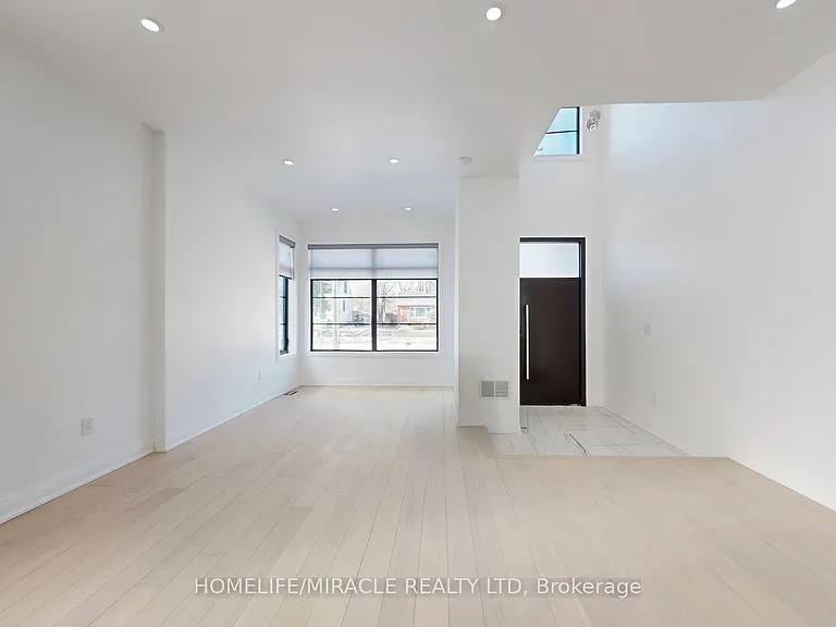 150 Stewart St — Photo 47