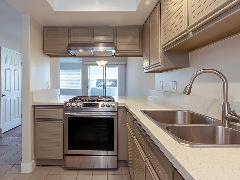 332 Sierra St #4 — Photo 1