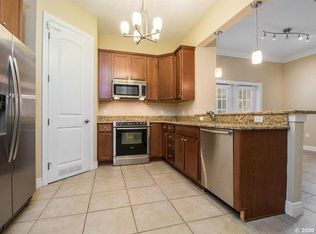 230 SW 2nd Ave APT 210, Waldo, FL 32601