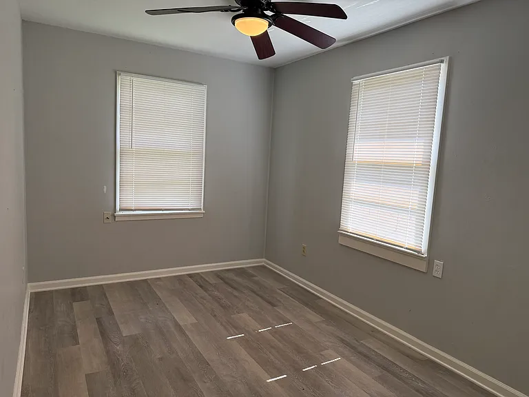 126 Sherwood Dr — Photo 5