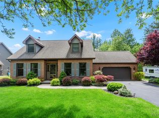 5128 Bay View Rd, Hamburg, NY 14075