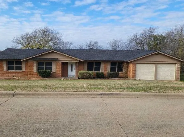 4524 Rolling Hills Dr, Fort Worth, TX 76119