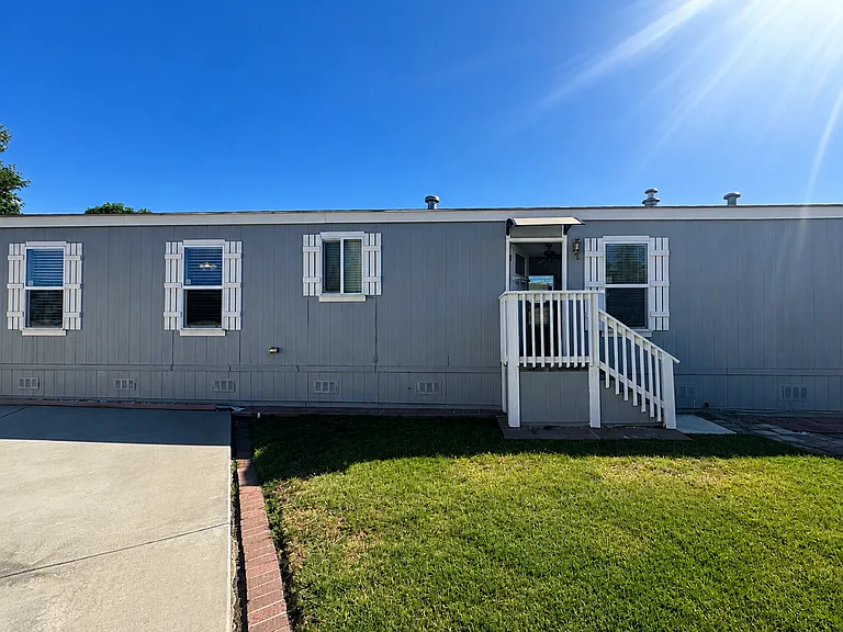 1972 Carnation Cir #B — Photo 2