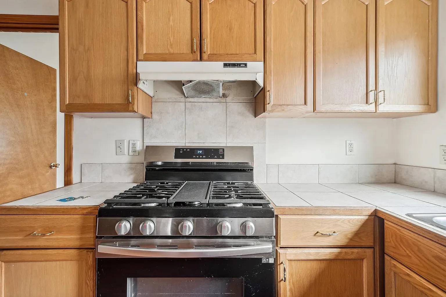 3 bed, 1000 sqft, $2,297 — Photo 2