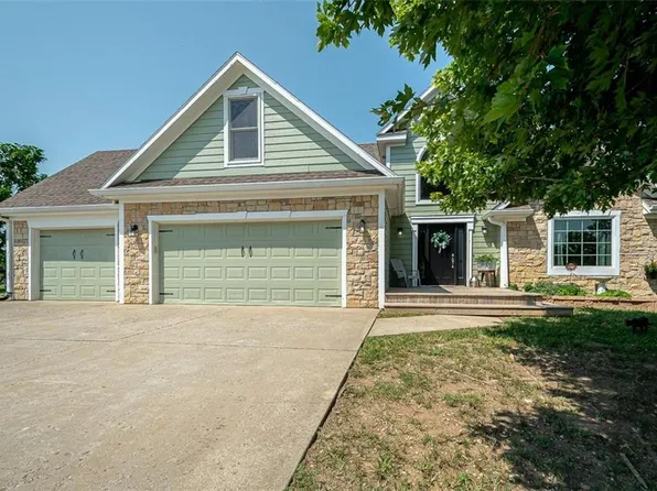 1581 Shawnee Rd, Pomona, KS 66076