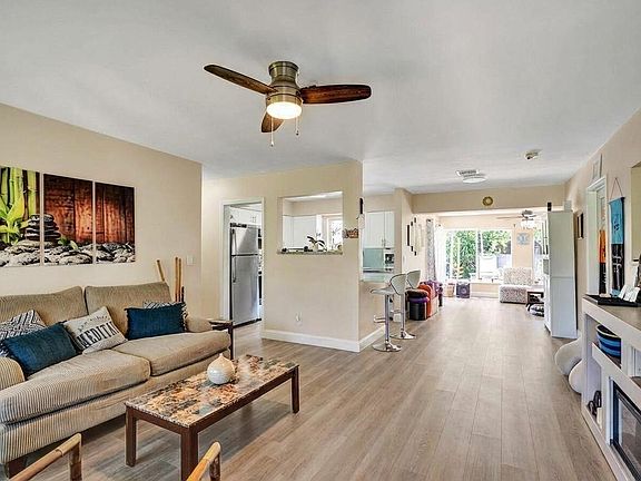 5th image of 2099 NE 4th Ct