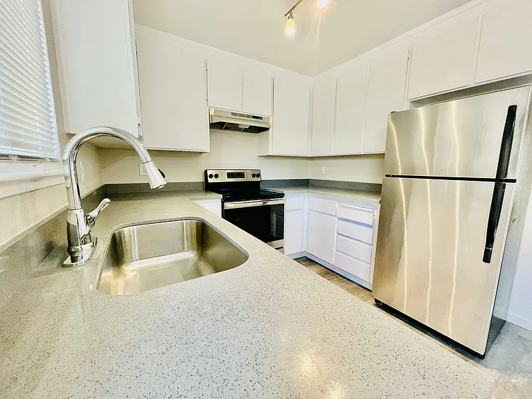 Sonata Apartments — Photo 2