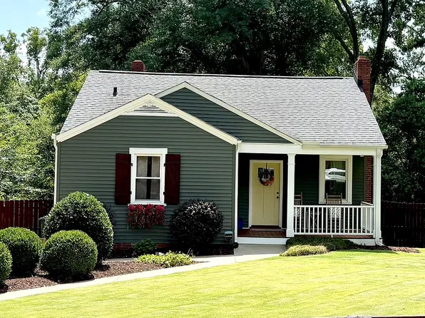 16 Lynn St, Greenville, SC 29605