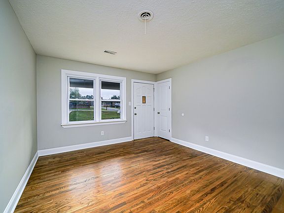 3rd image of 5110 Dogwood Dr
